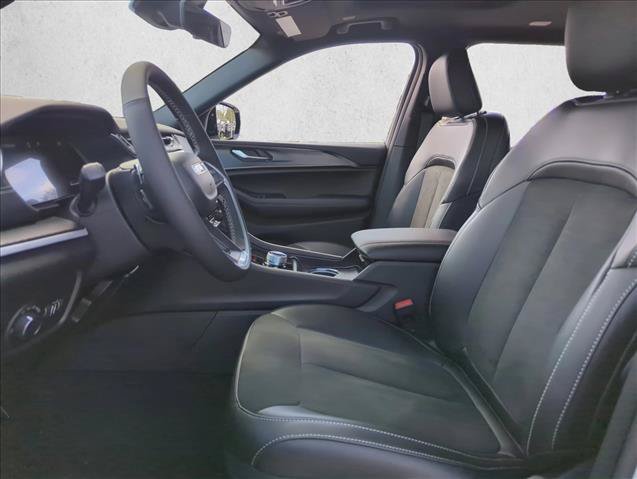 New 2025 Jeep Grand Cherokee L Altitude RWD image 4