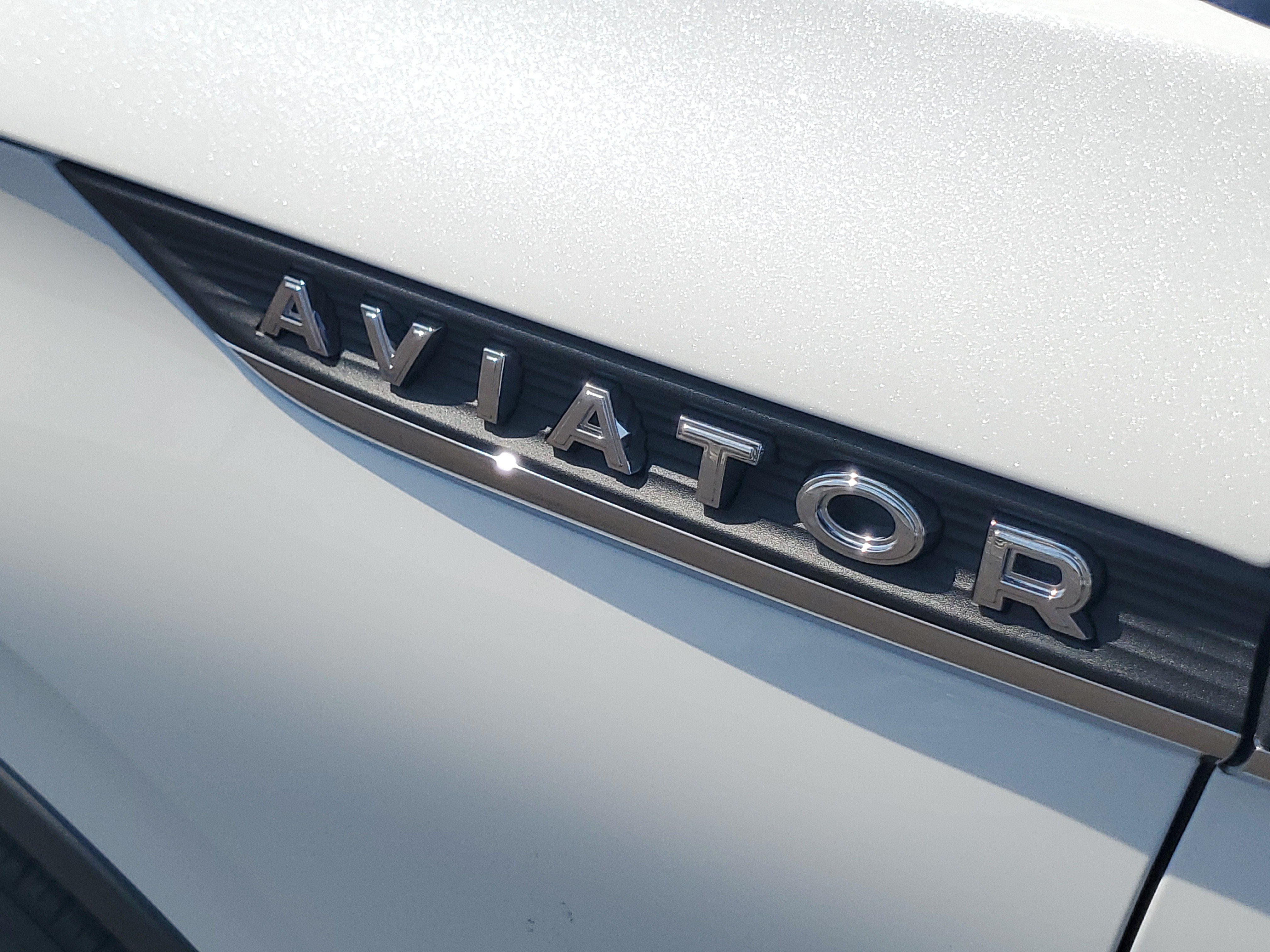 New 2027 Lincoln Aviator AWD image 7