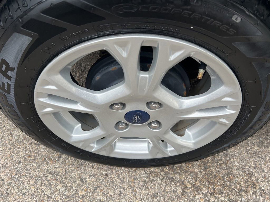 Used 2015 Ford Fiesta SE FWD image 38