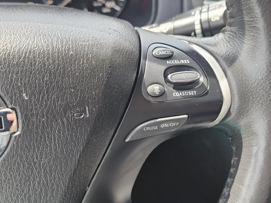 Used 2020 Nissan Pathfinder SL AWD/4WD image 29