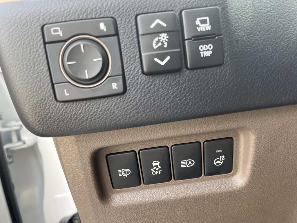 Used 2021 Lexus GX 460 Luxury w/ Sport Design Package image 32