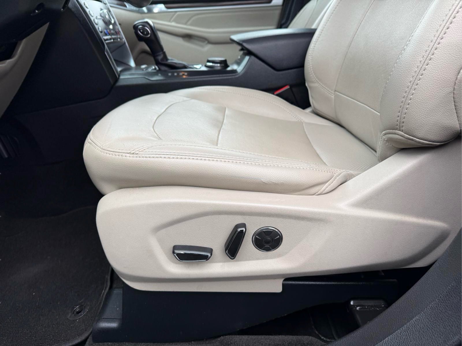 Used 2018 Ford Explorer Limited w/ Equipment Group 301A AWD/4WD image 20