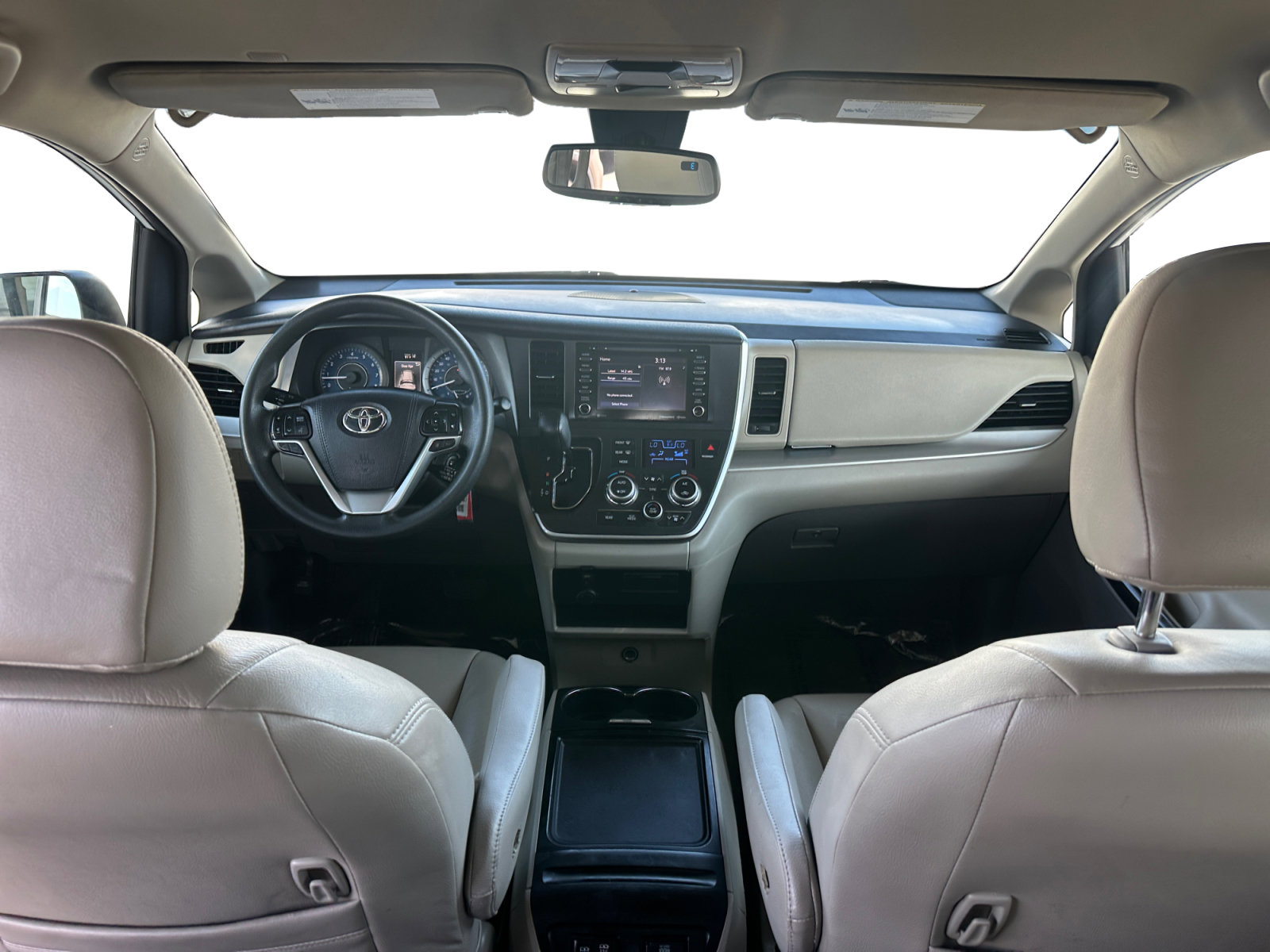 Used 2020 Toyota Sienna LE w/ Carpet Mat Package FWD image 10