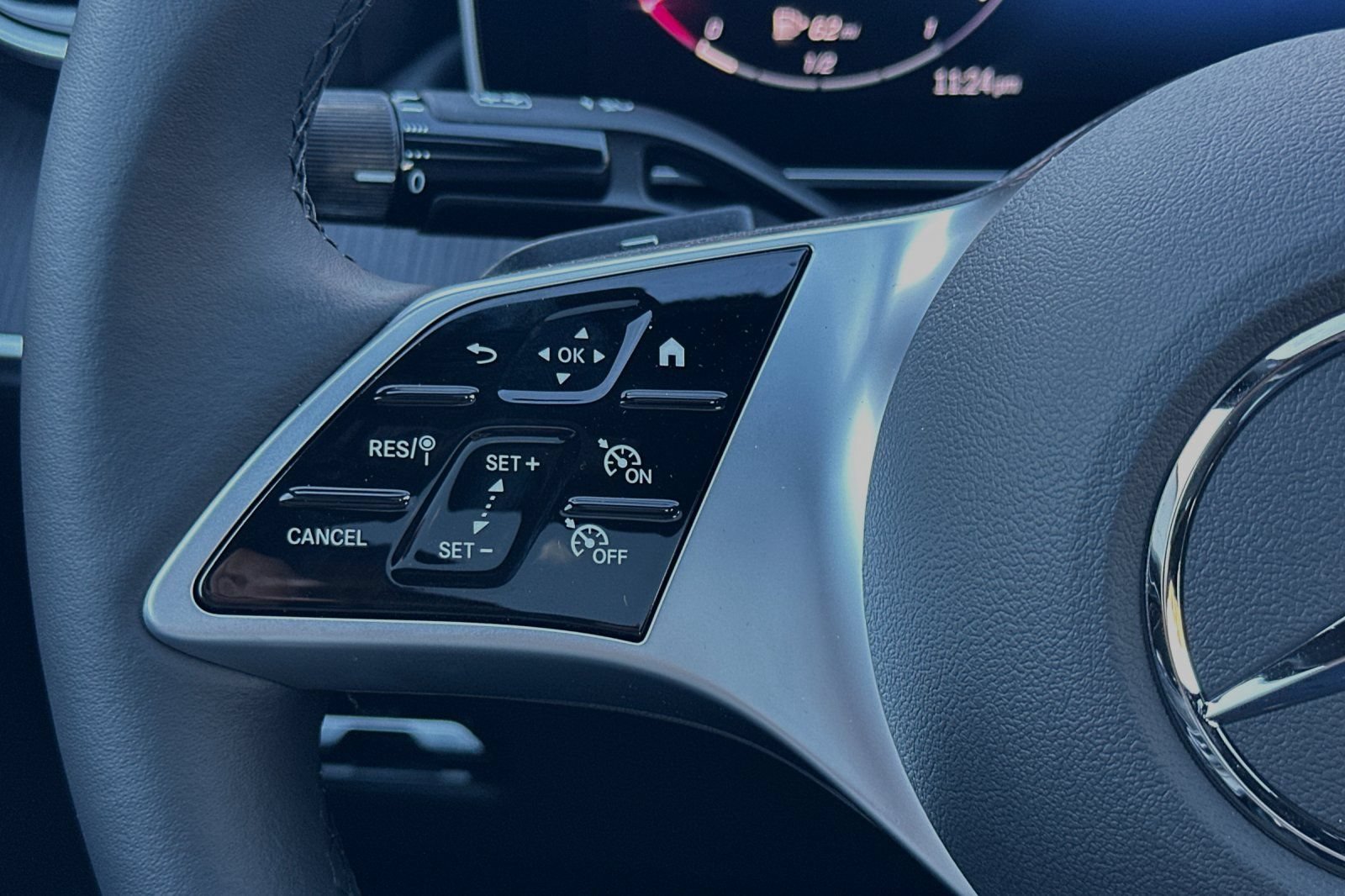 New 2025 Mercedes-Benz C 300 Sedan image 28
