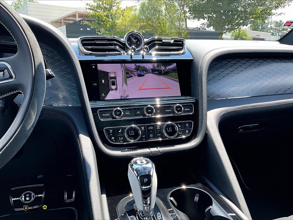 Used 2025 Bentley Bentayga AWD/4WD image 7