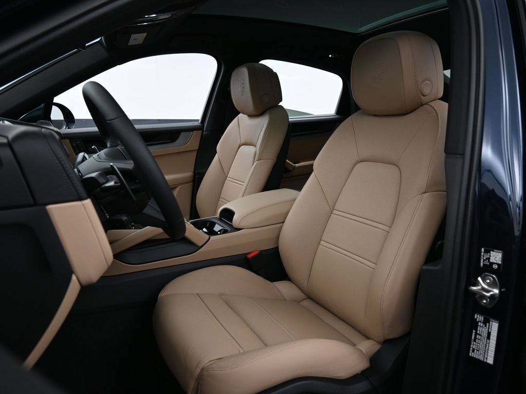 New 2026 Porsche Cayenne E-Hybrid Coupe AWD/4WD image 5