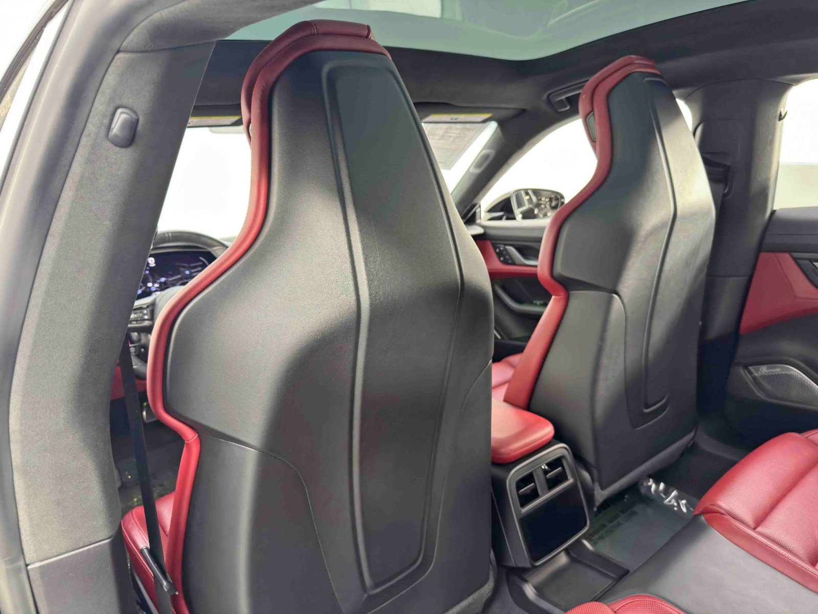 Used 2022 Porsche Taycan Turbo S image 40