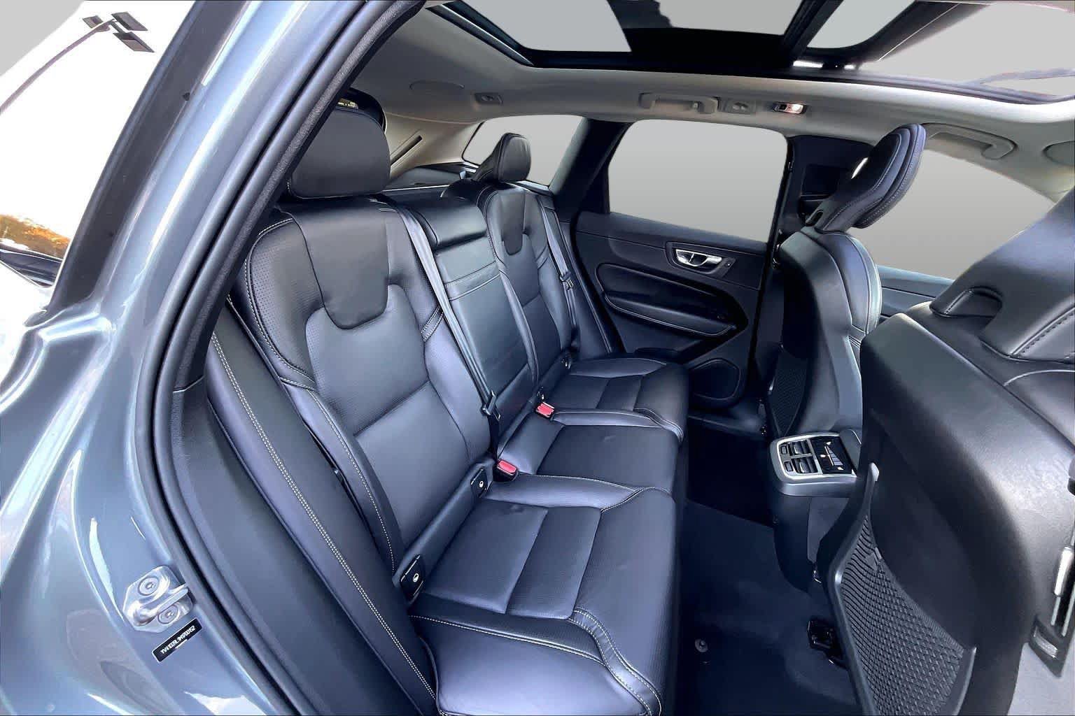 Used 2021 Volvo XC60 T5 Inscription w/ Protection Package AWD/4WD image 18