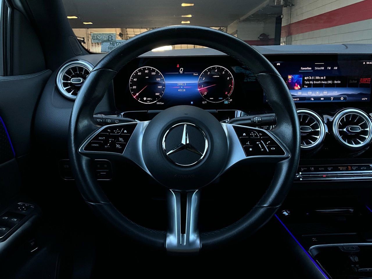 Used 2025 Mercedes-Benz GLA 250 4MATIC image 37