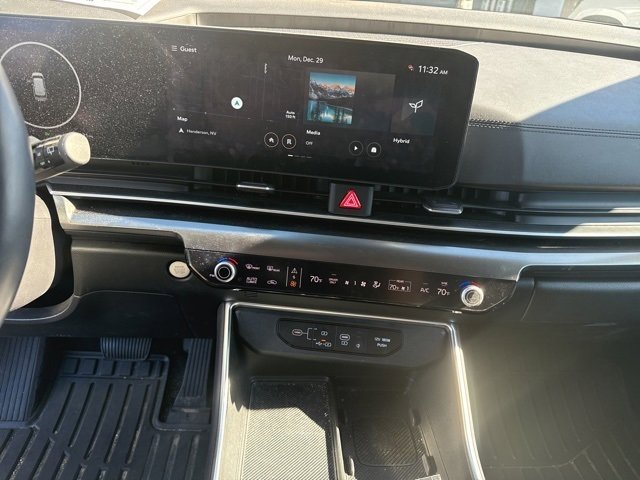 Used 2025 Kia Carnival SX Prestige image 22