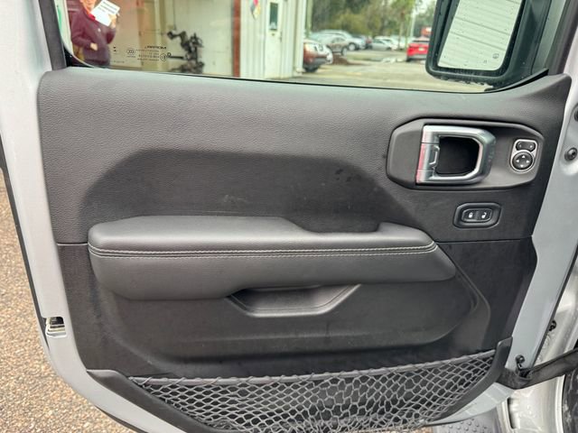 Used 2023 Jeep Wrangler Unlimited Sahara w/ Cold Weather Group image 13