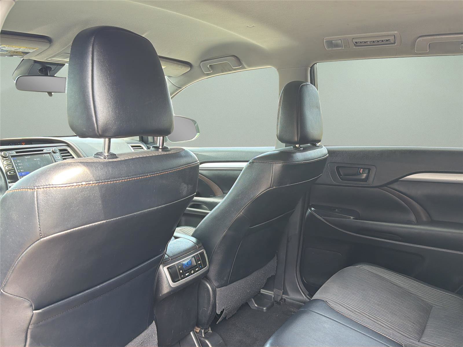 Used 2017 Toyota Highlander Plus w/ Carpet Mat Package AWD/4WD image 24