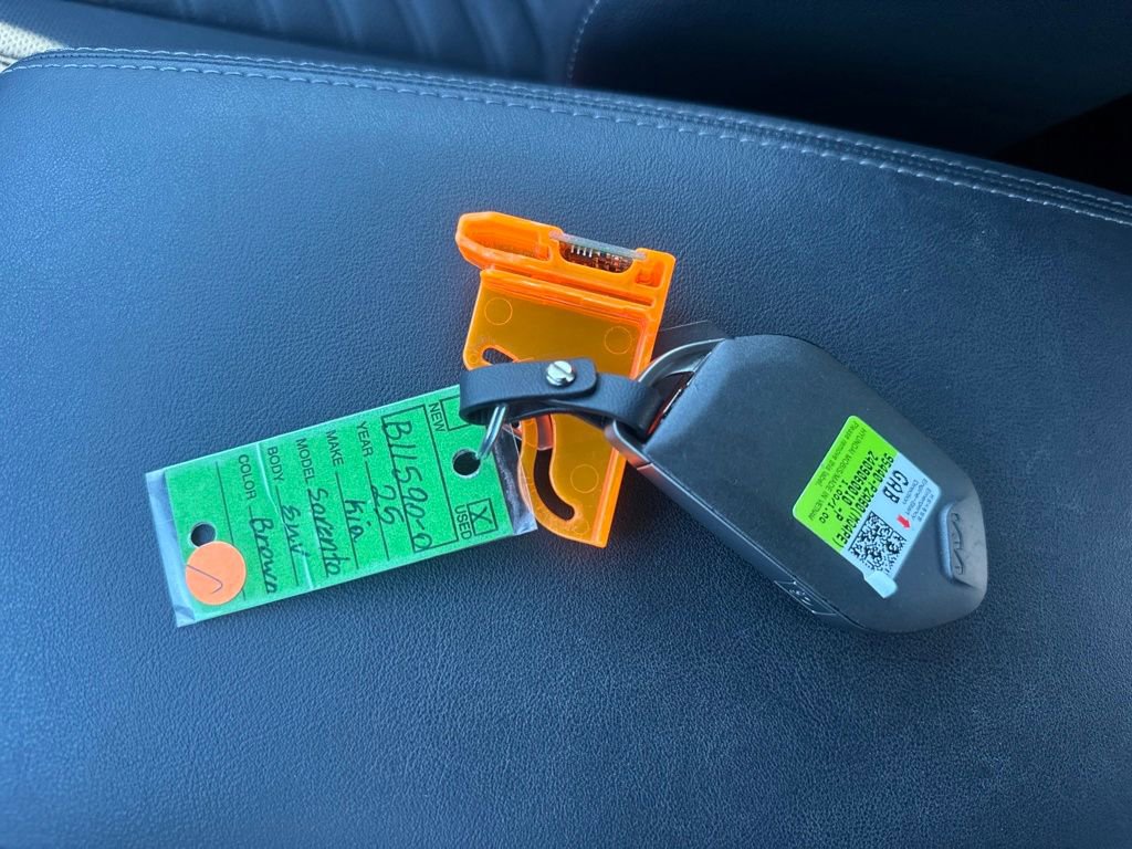 Used 2025 Kia Sorento SX Prestige image 28