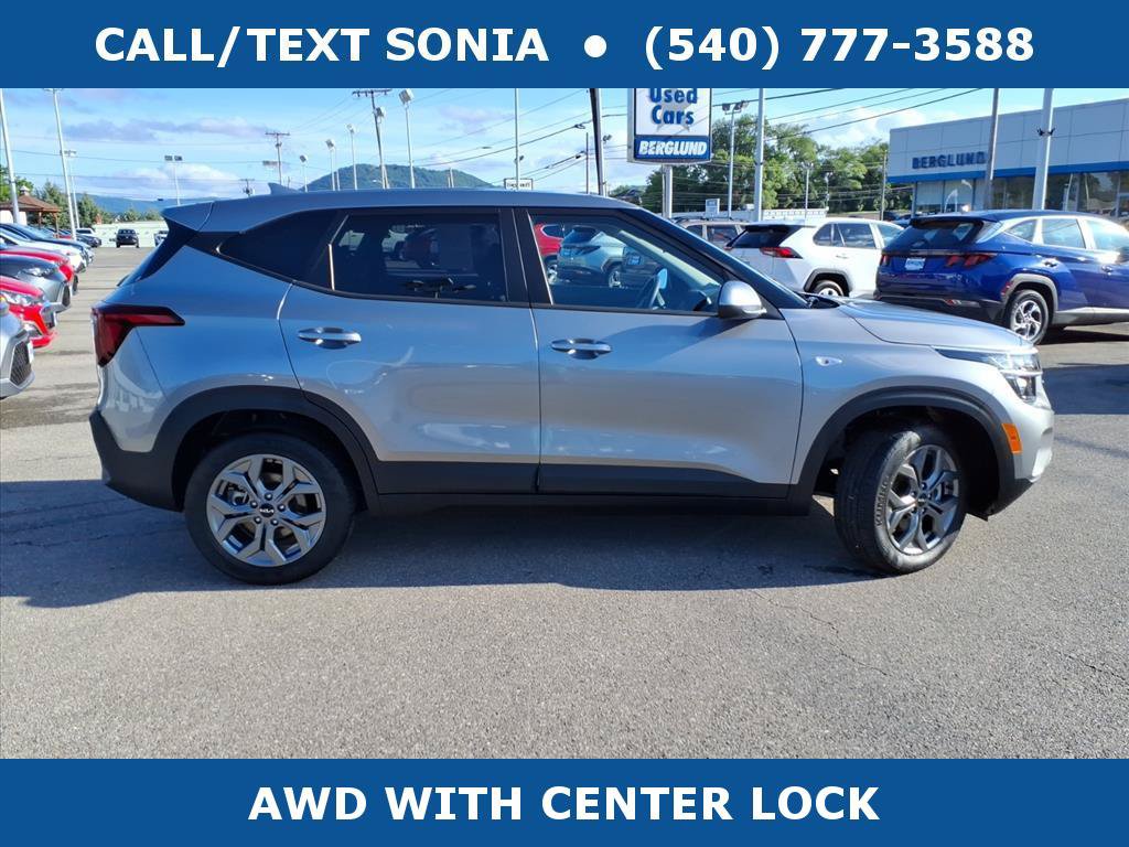 Used 2026 Kia Seltos LX AWD/4WD image 2
