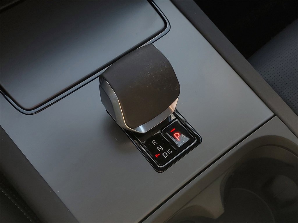 New 2026 Land Rover Discovery Sport Landmark image 24