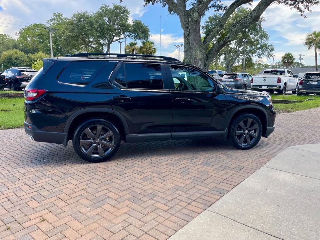 Used 2025 Honda Pilot Sport image 7