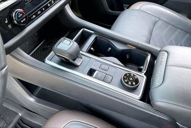 Used 2024 Nissan Pathfinder Platinum w/ Cargo Package image 13