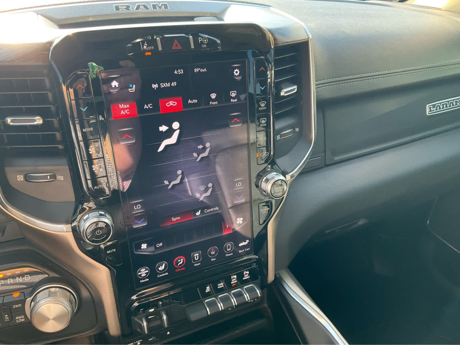 Used 2019 RAM 1500 Laramie AWD/4WD image 9