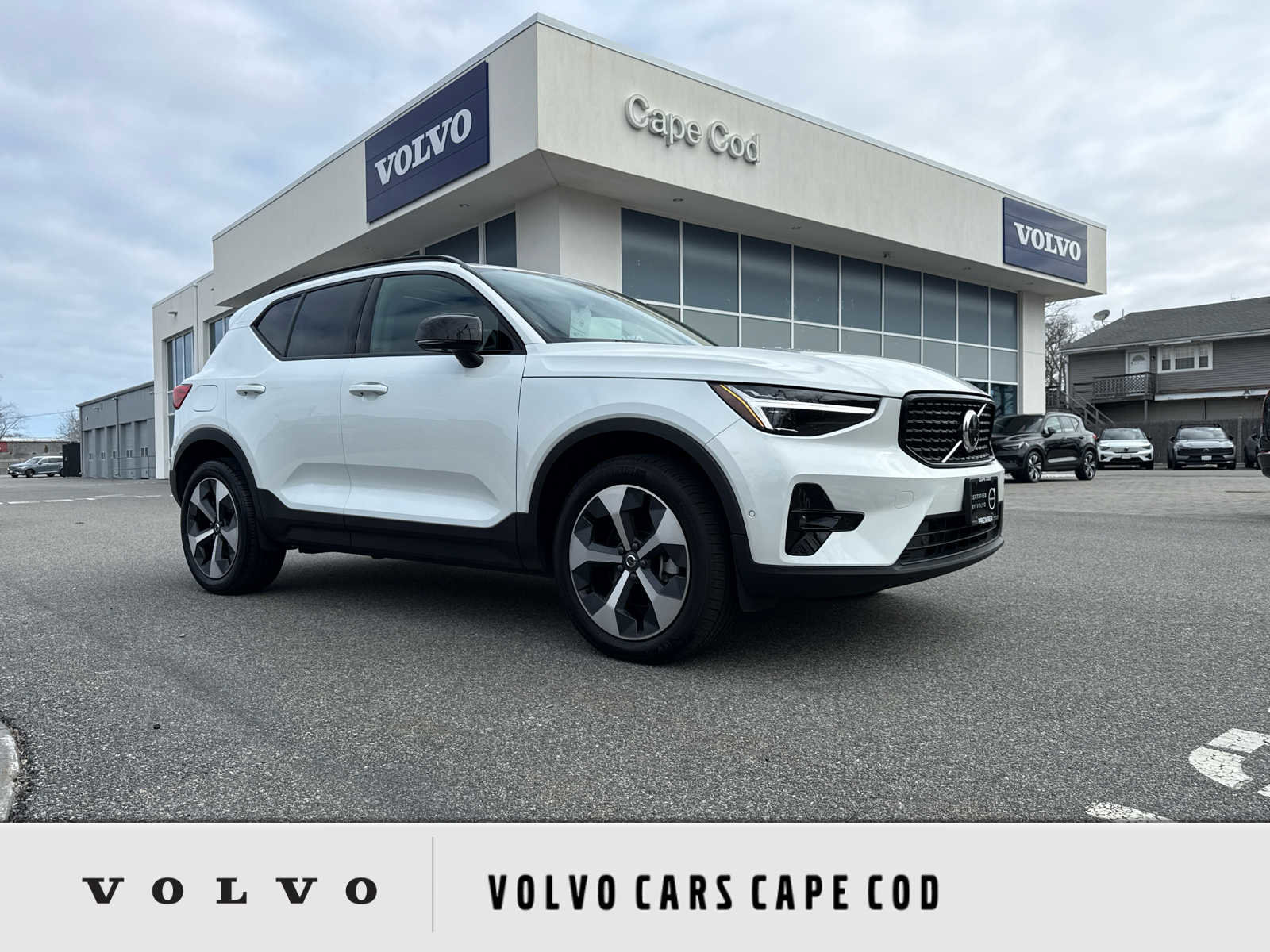 Used 2026 Volvo XC40 B5 Plus w/ Protection Package Premier image 1