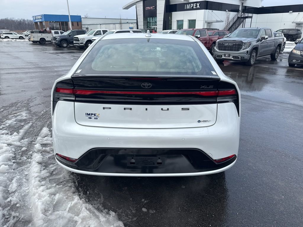 Used 2024 Toyota Prius XLE image 4