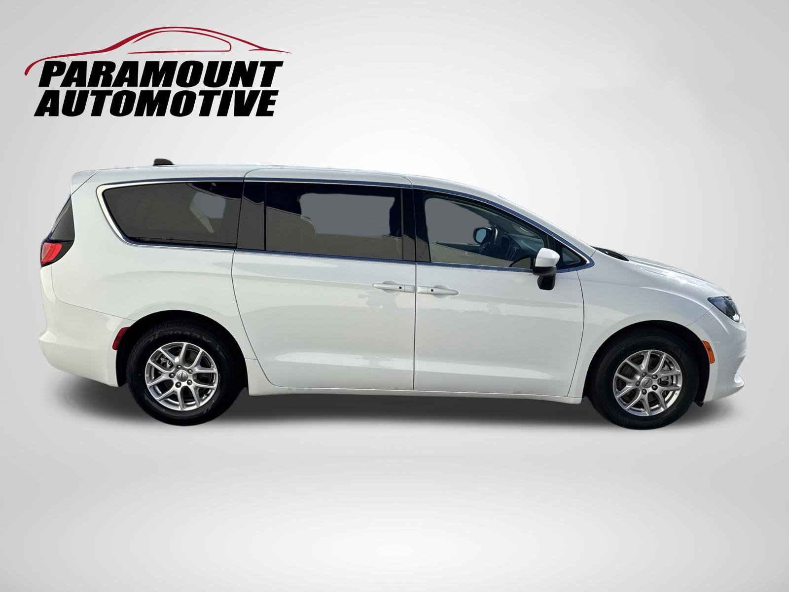 Used 2023 Chrysler Voyager LX FWD image 8