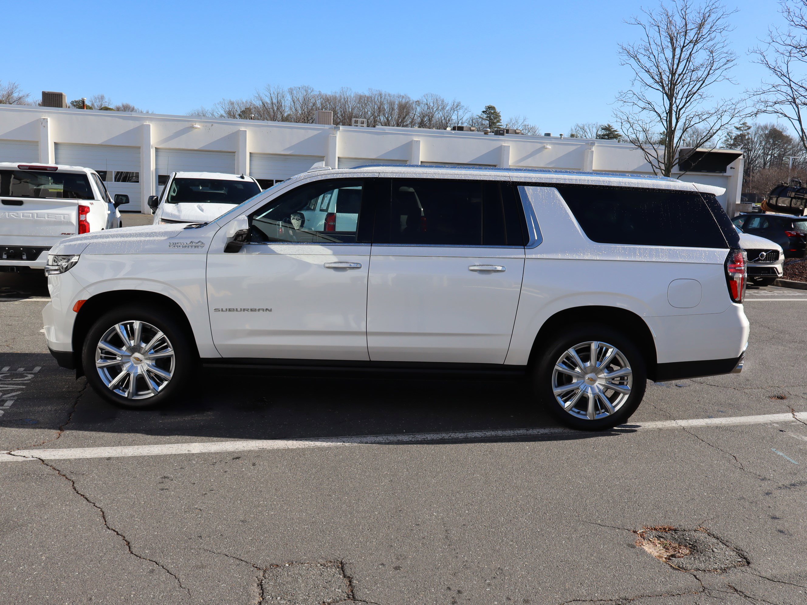 Certified 2024 Chevrolet Suburban High Country w/ Premium Package image 7