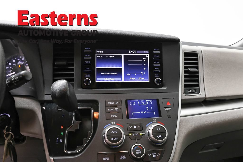 Used 2020 Toyota Sienna L FWD image 11