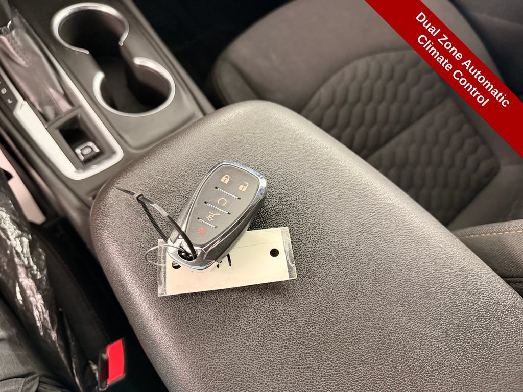 Used 2019 Chevrolet Equinox LT FWD image 28