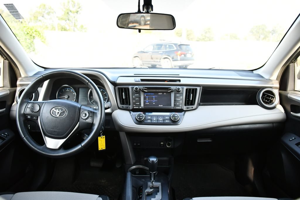Used 2016 Toyota RAV4 XLE AWD/4WD image 18