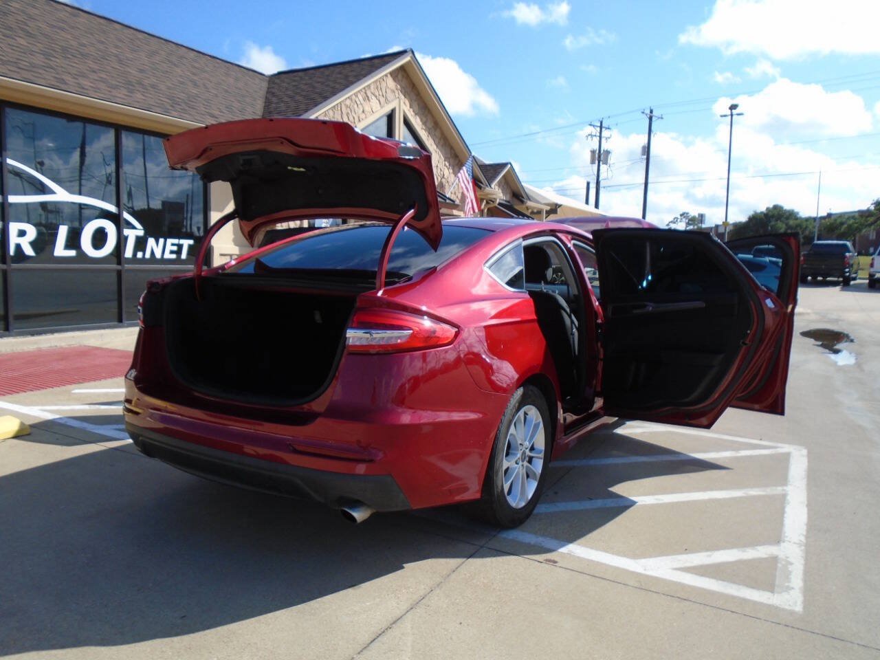 Used 2019 Ford Fusion SE FWD image 22