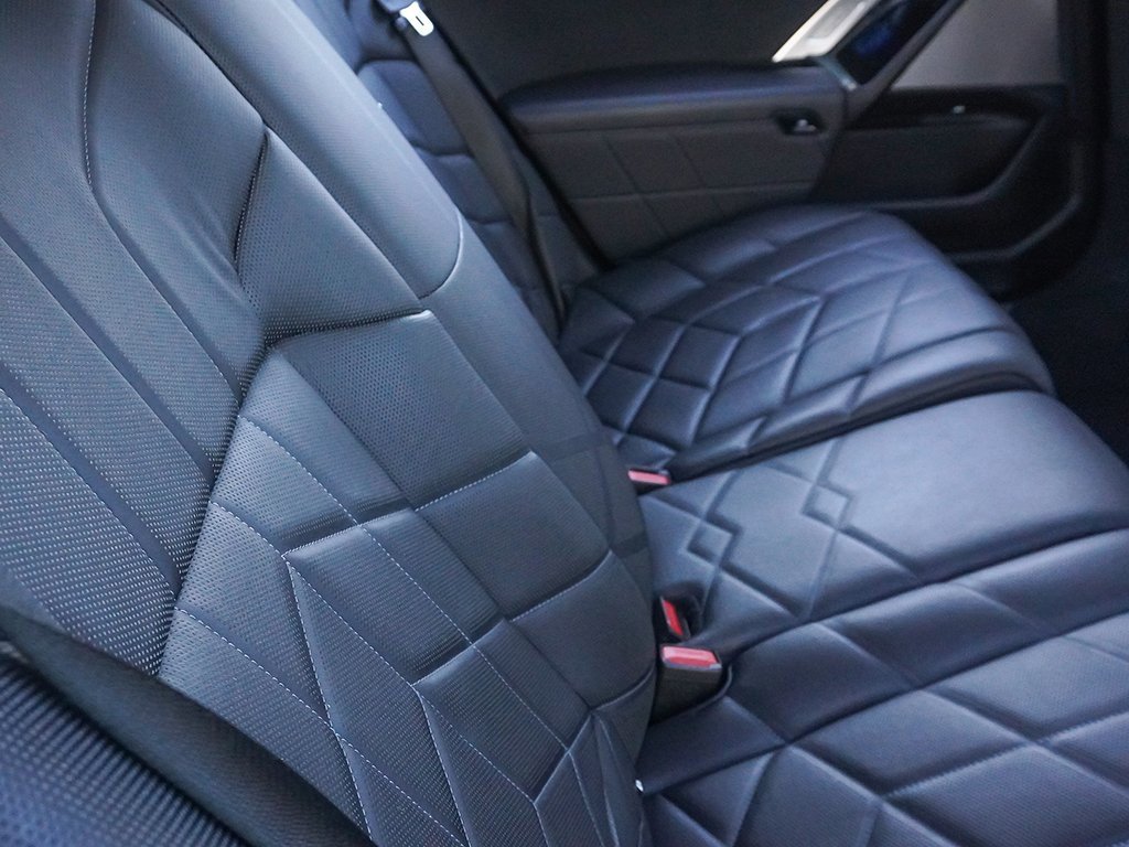 Used 2023 BMW 760i xDrive w/ Parking Assistance Package image 45