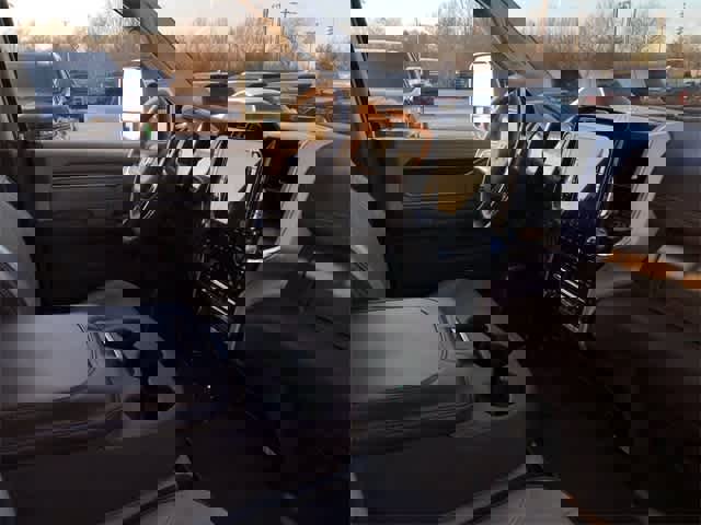 Used 2023 RAM 3500 Laramie image 31