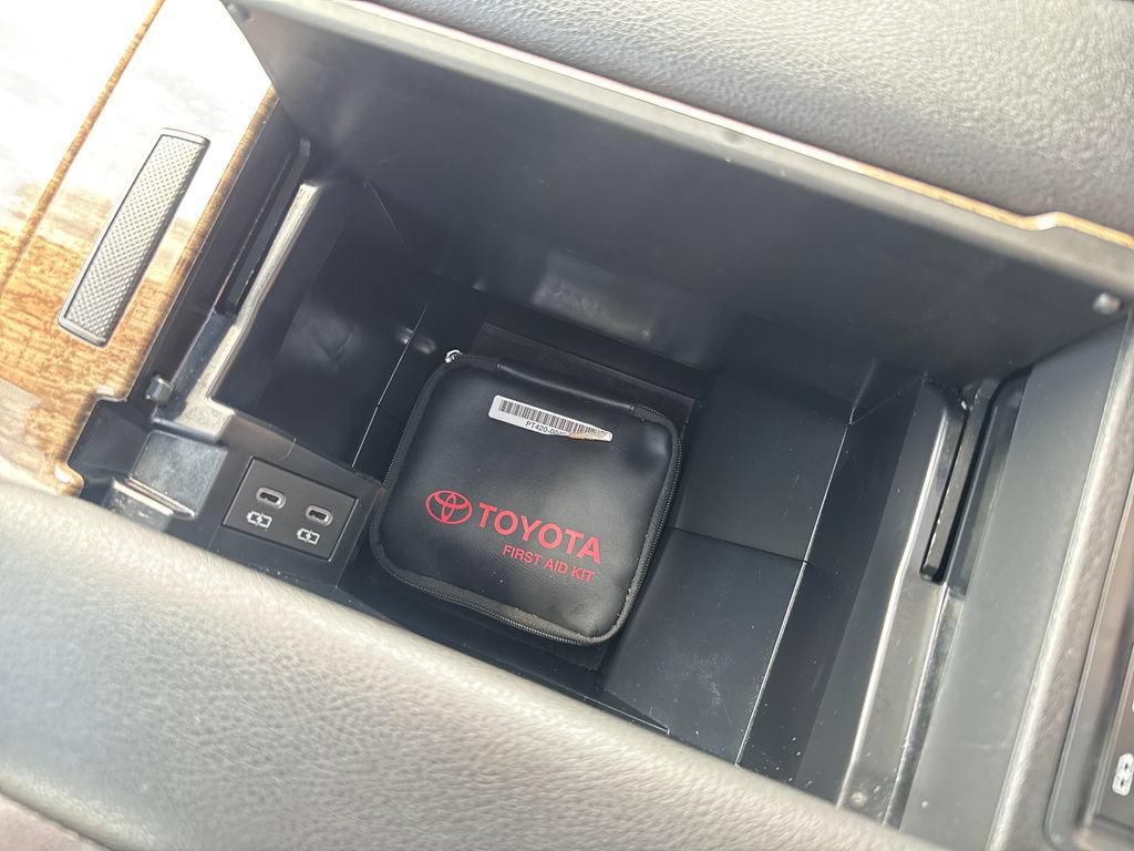 Used 2025 Toyota Sienna Limited AWD/4WD image 25