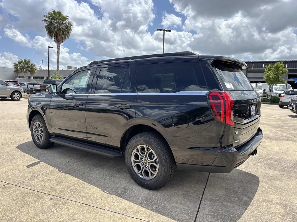 New 2026 Ford Expedition Active RWD image 3