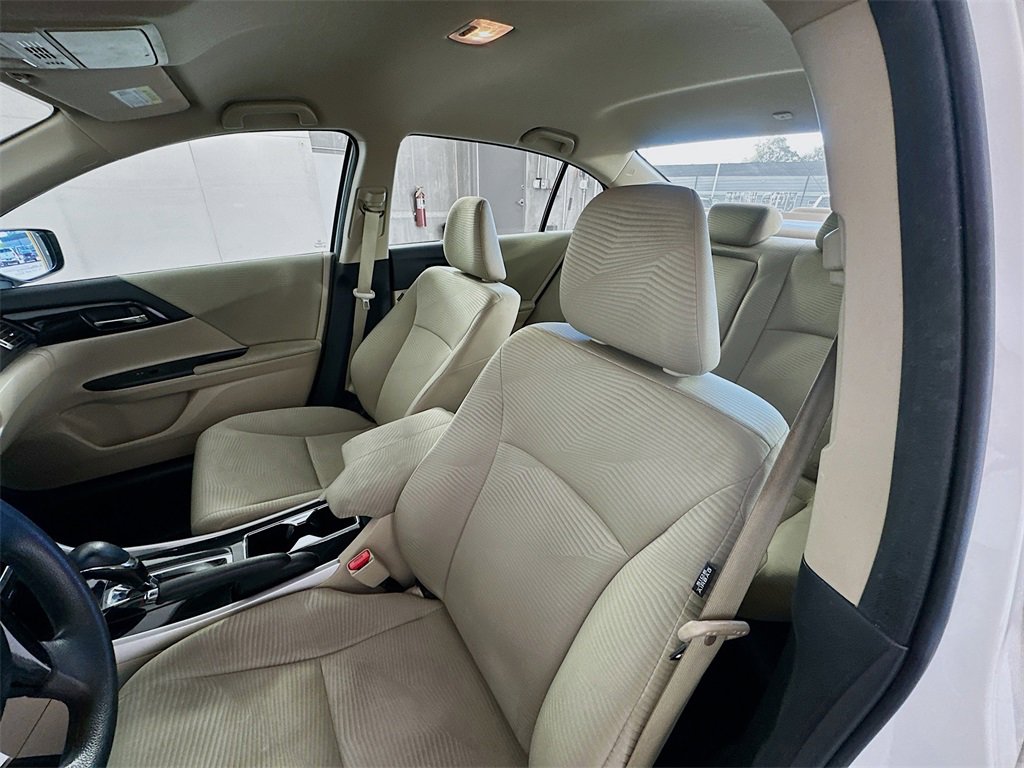 Used 2017 Honda Accord LX image 19