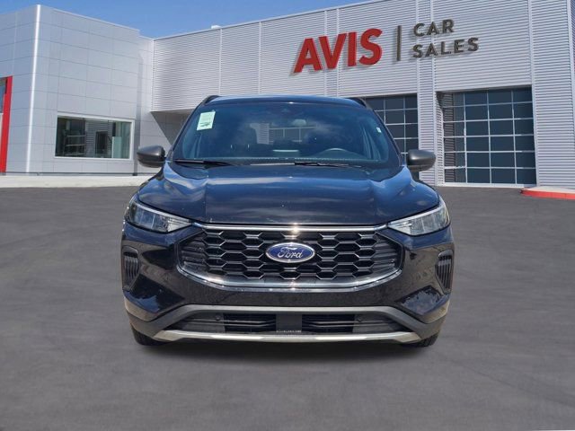 Used 2025 Ford Escape ST-Line FWD image 2