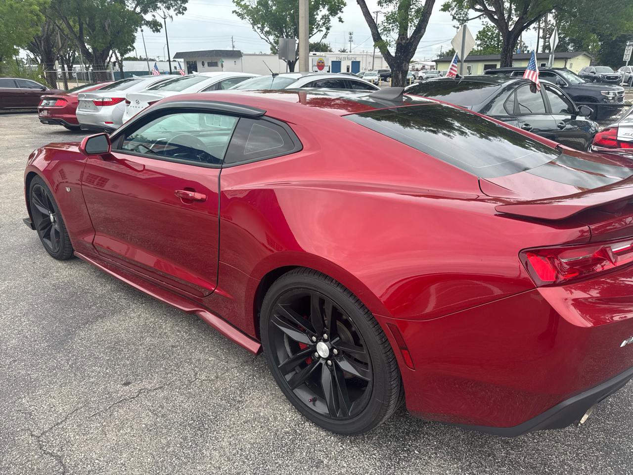 Used 2017 Chevrolet Camaro LT RWD image 5