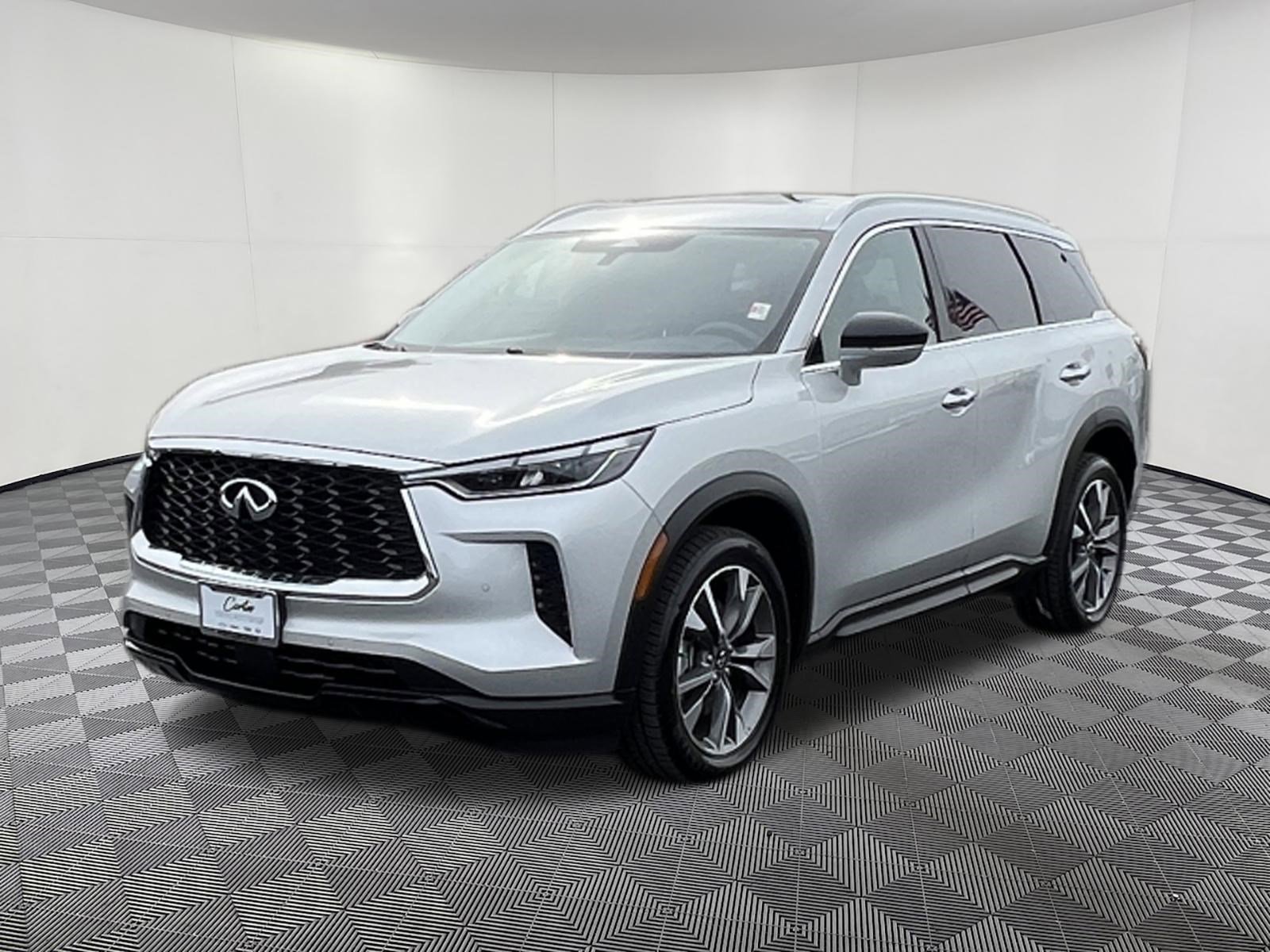 Used 2023 INFINITI QX60 Luxe image 3