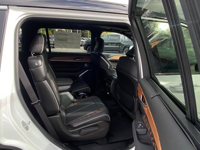 New 2025 Jeep Grand Cherokee L Summit AWD/4WD image 34
