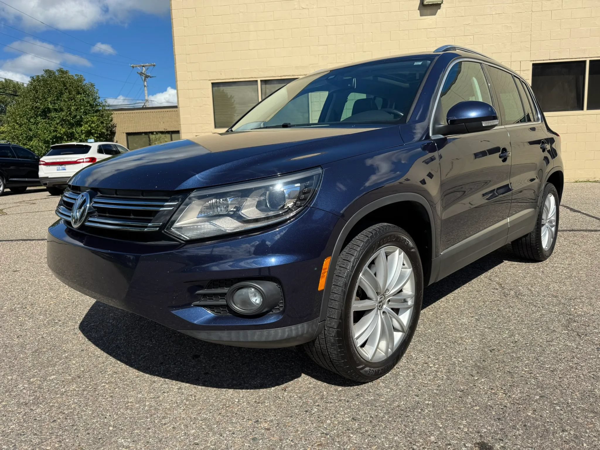 Used 2016 Volkswagen Tiguan S AWD/4WD image 3