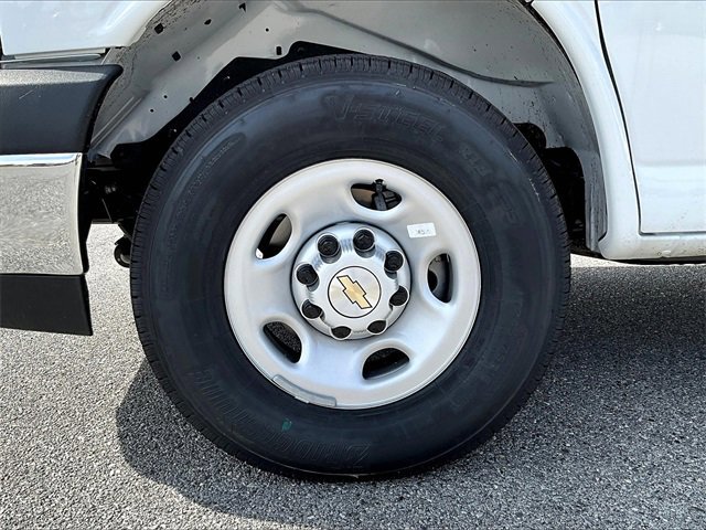 New 2025 Chevrolet Express 3500 w/ Power Convenience Package image 7
