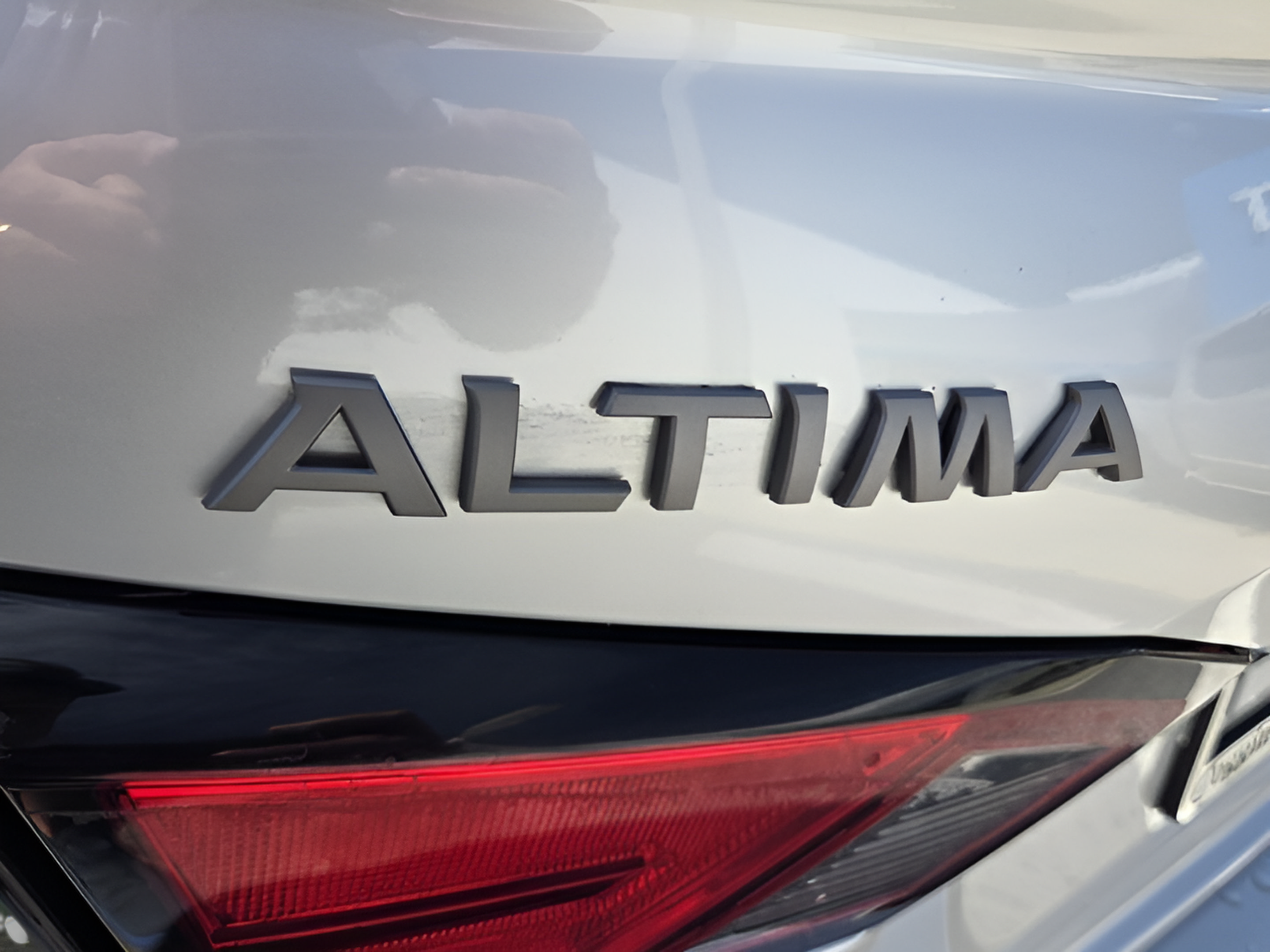 Used 2024 Nissan Altima 2.5 SR FWD image 30
