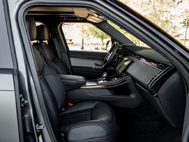 New 2025 Land Rover Range Rover Sport Dynamic SE AWD/4WD image 27