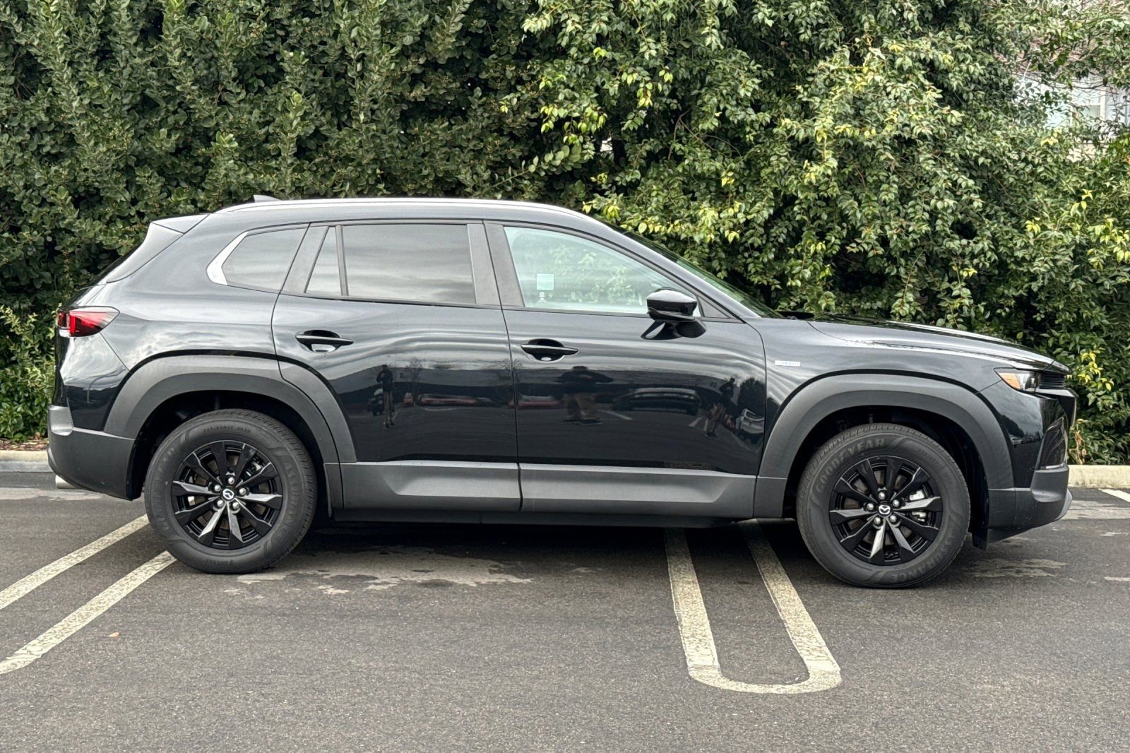 Certified 2025 MAZDA CX-50 2.5 Hybrid w/ Preferred Pkg image 3