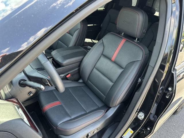 Used 2026 Chevrolet Traverse RS FWD image 12