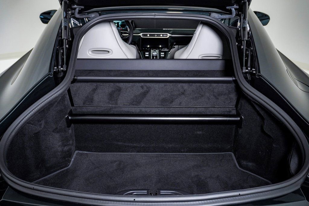 Used 2026 Aston Martin V8 Vantage Coupe image 33