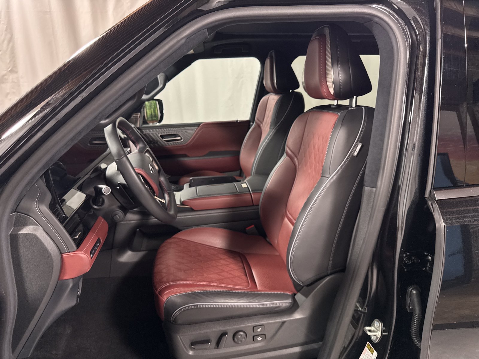 Certified 2026 INFINITI QX80 Autograph AWD/4WD image 3