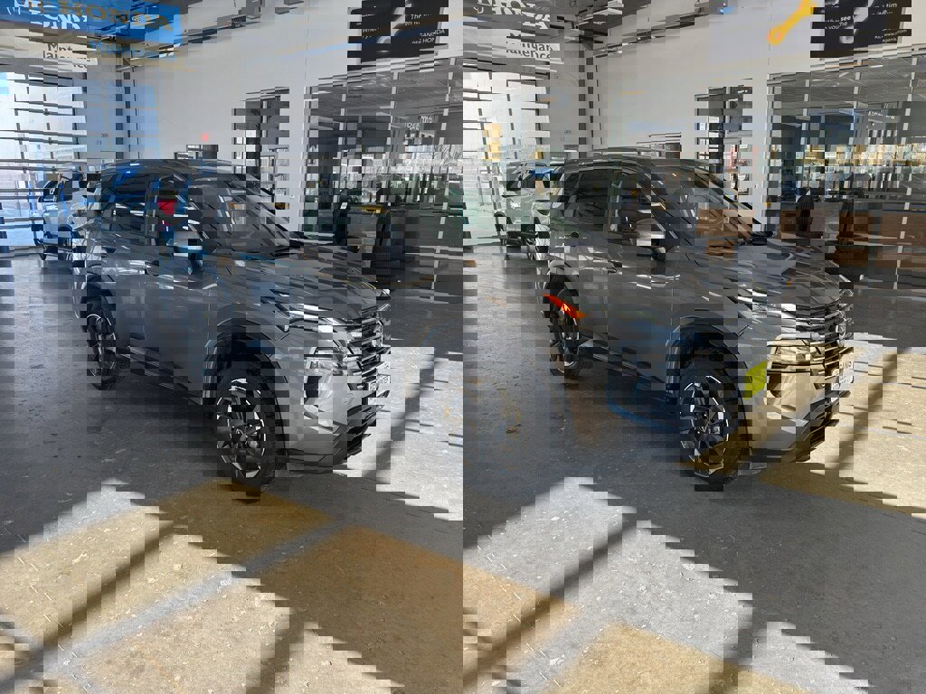 Used 2024 Nissan Rogue SV image 7