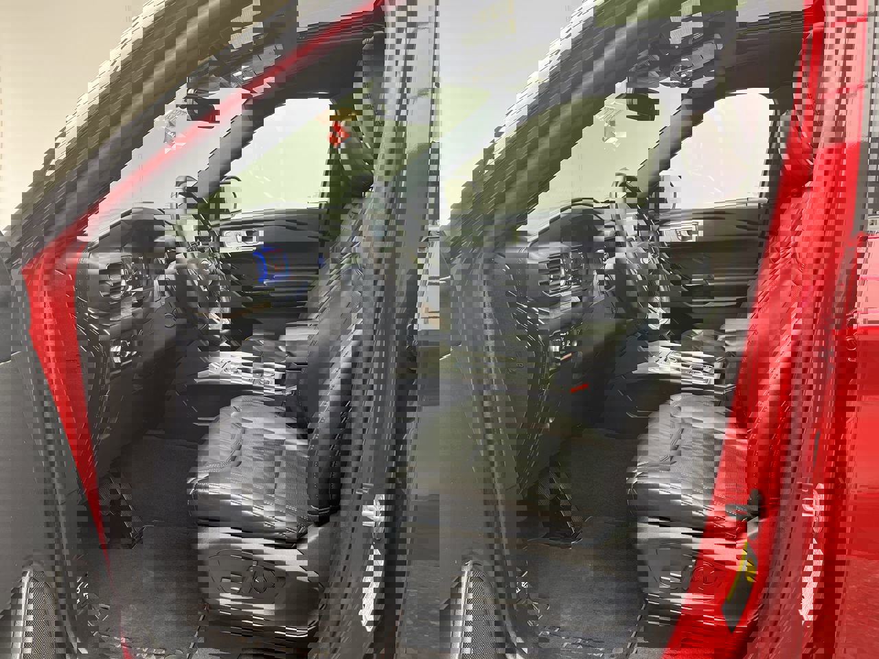 Certified 2023 Ford Explorer Platinum w/ Equipment Group 601A AWD/4WD image 3