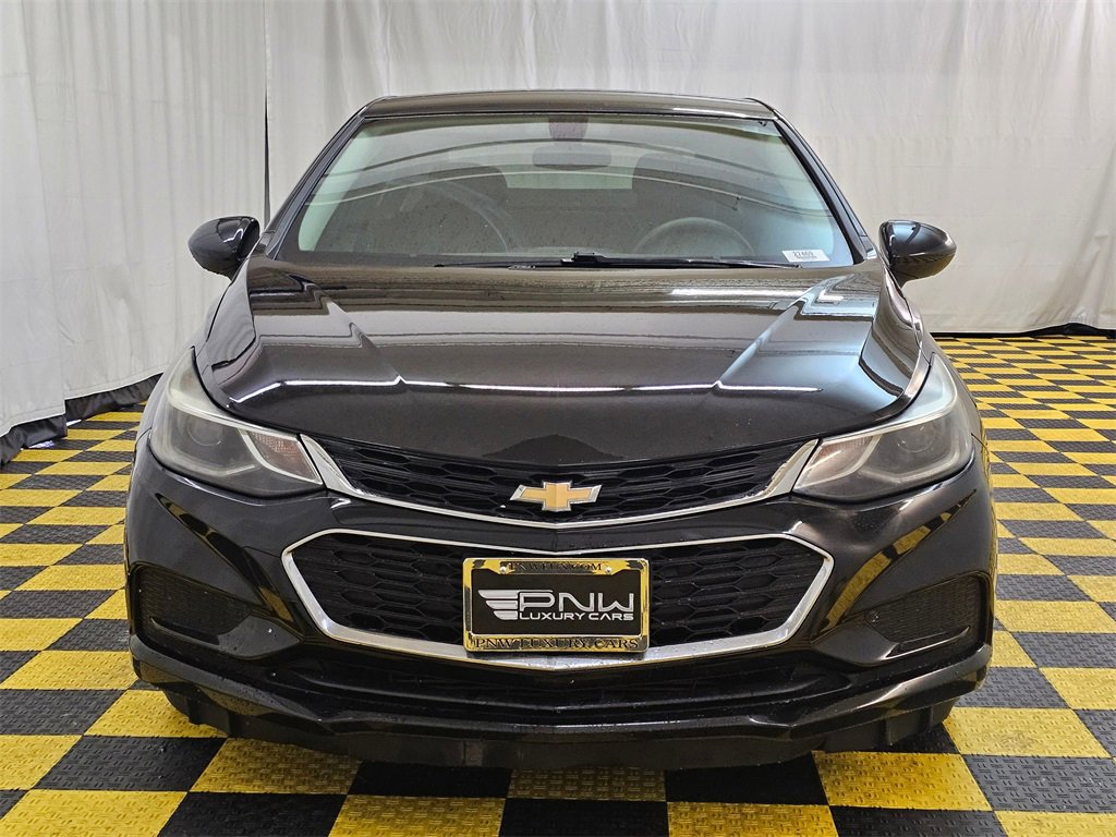 Used 2017 Chevrolet Cruze LT image 8